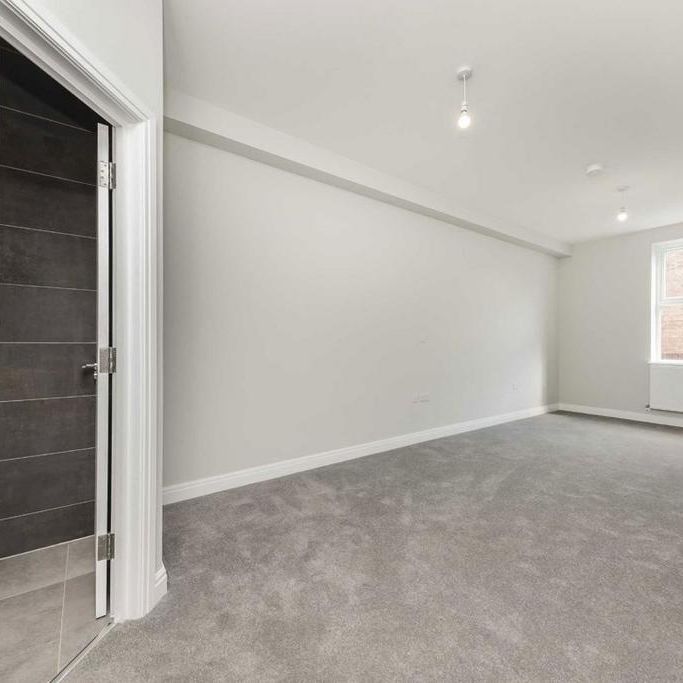 4 bedroom flat to rent - Photo 1