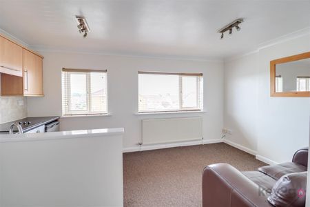Ringwood Grove, Sothall, S20 - Photo 4