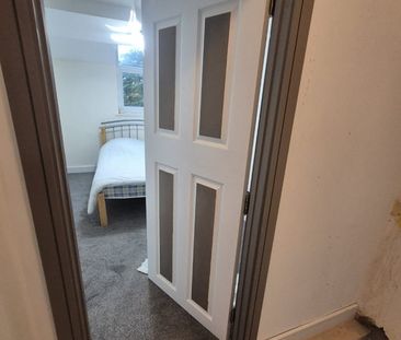 5 Bed Terraced House, Moorland Road, SW9 - Photo 4