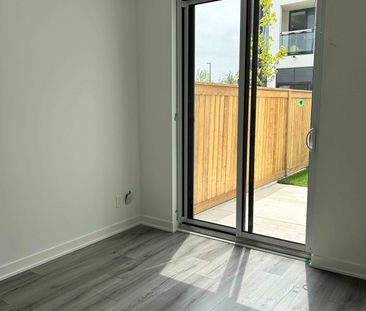 For Lease - 3020 Trailside Dr Drive, Oakville, Ontario - Photo 6