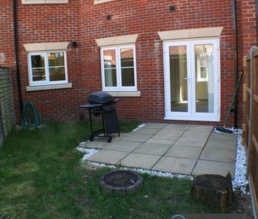 3 bedroom terraced house to rent - Photo 1