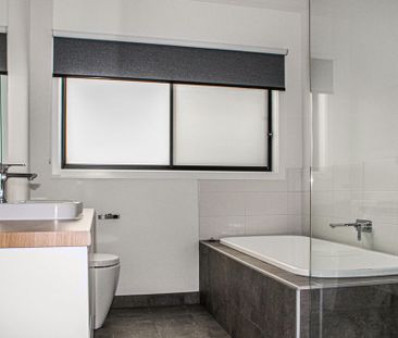 SPACIOUS NEW UNIT IN PRIME LOCATION - Photo 3