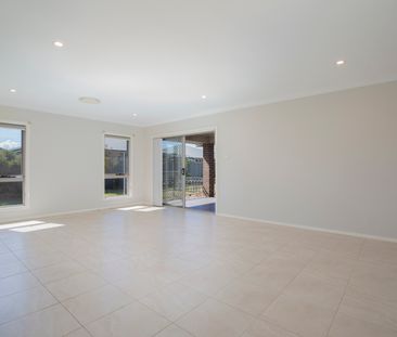 13 Sandcastle Street, Fern Bay NSW 2295 - House For Rent | Domain - Photo 5