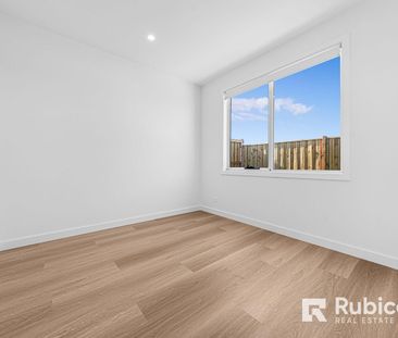 Brand-New Family Home with Massive Kitchen & Walk-In Pantry - Photo 3