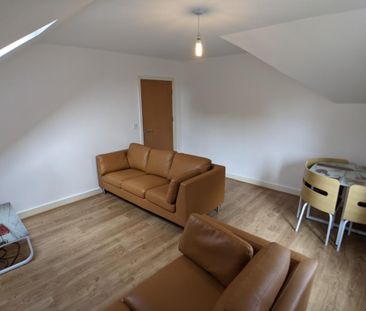 2 bedroom flat to rent - Photo 2