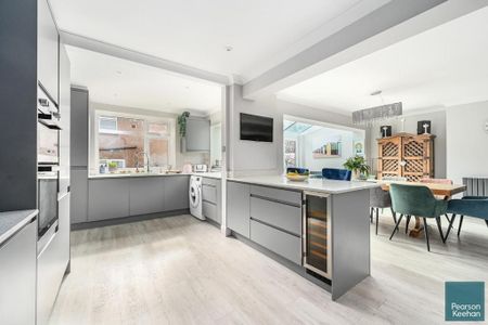 4 bedroom semi-detached house to rent - Photo 4