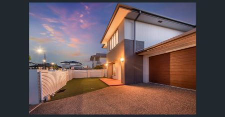 Discover Rochedales Finest: Your Modern Haven Begins Here - Photo 4