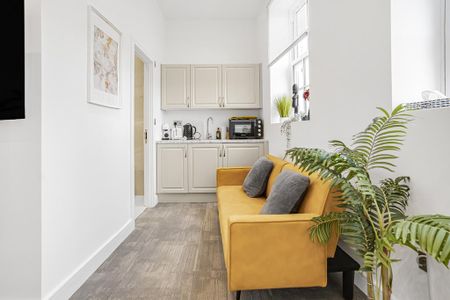 Studio to rent - Photo 2