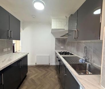 3 bedroom terraced house to rent - Photo 6