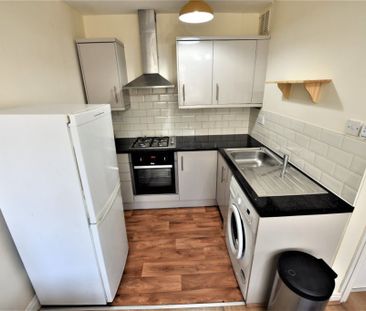 1 bedroom Flat in Lea Farm Drive, Leeds - Photo 6