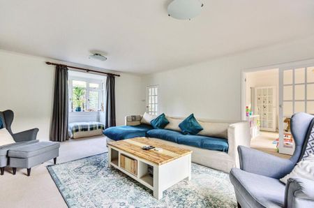 4 bedroom detached house to rent - Photo 5