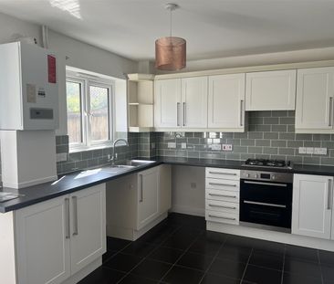2 Chestnut Avenue, Crewkerne - Photo 4