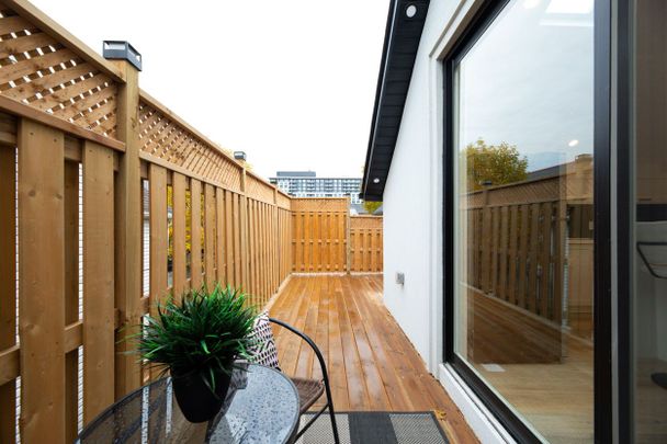 For Lease - 6 Luttrell Avenue Unit# 2nd Floor, Toronto, Ontario - Photo 1