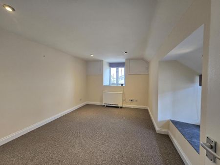 2 bedroom maisonette to rent - Photo 2