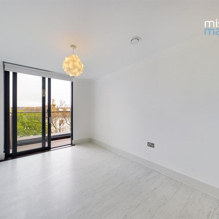 2 bedroom penthouse to rent - Photo 1