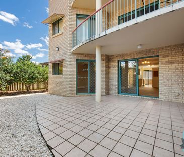 TWO BED + STUDY + LARGE COURTYARD - Photo 5