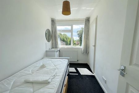 5 bedroom terraced house to rent - Photo 4