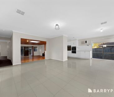 Prime Location, Perfect Home! - Photo 1