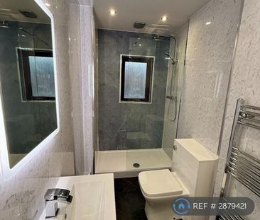 1 bedroom in a house share to rent - Photo 6