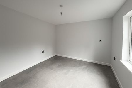 3 bedroom House To Let Total Size: 1045 SQ FT - Photo 5