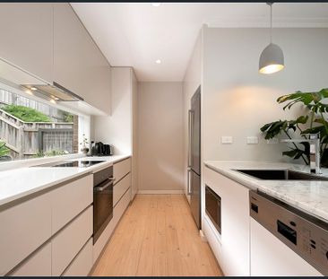 5/26 Florence Road, Surrey Hills VIC 3127 - Villa For Rent | Domain - Photo 6