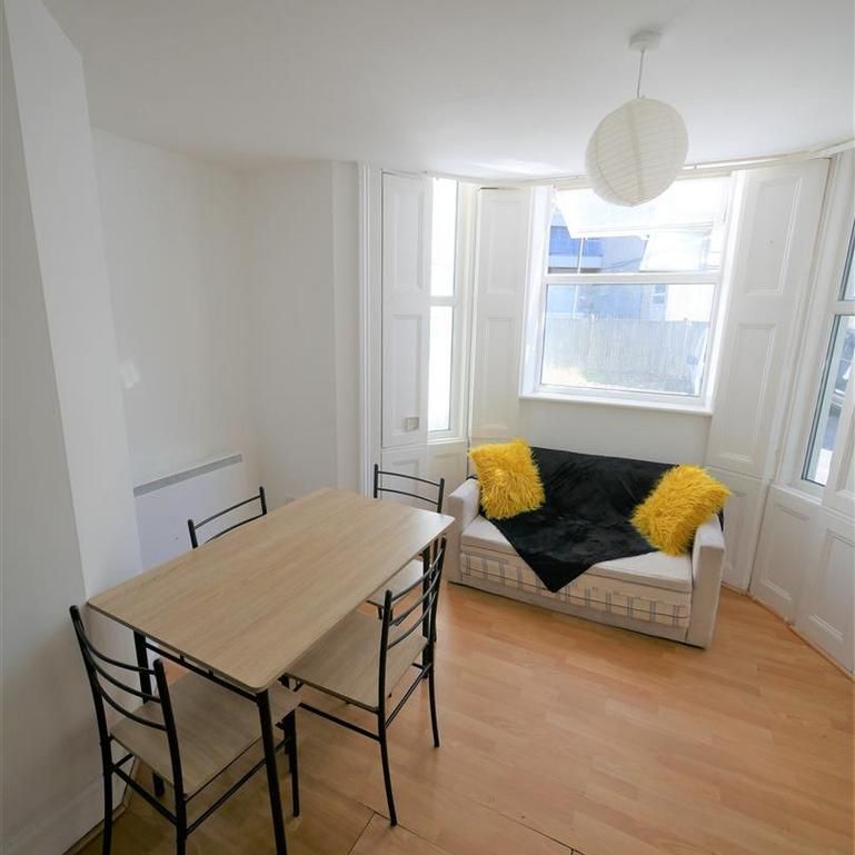 6 bedroom house share to rent - Photo 1
