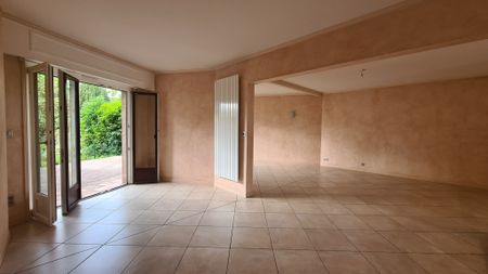Location Appartement 4 pièces 108m² BEAUNE 21200 - Photo 4