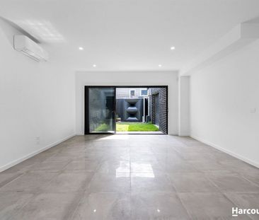Stunning, Stylish 4-Bedroom Home! - Photo 1