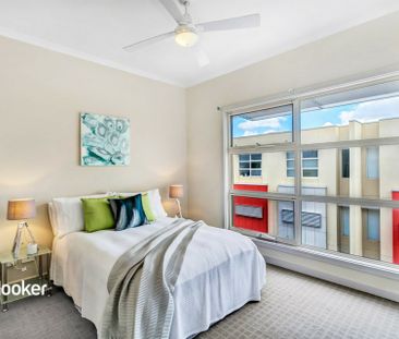 Low Maintenance townhouse living! - Photo 4