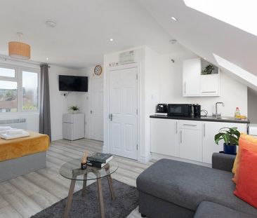 Eastcote Lane - Photo 2