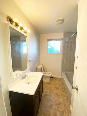 For Lease - 1540 Norwill Crescent, Oshawa, Ontario - Photo 1