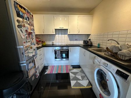 2 bedroom flat to rent - Photo 5