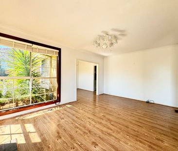 Lovely three bedroom home in Mount Waverley Secondary College school zone - 6 month lease with view to extend - Photo 6