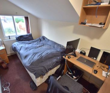 6 bedroom terraced house to rent - Photo 2