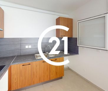 Location Appartement 88.86m² 4 pièces Fort de france - Photo 4