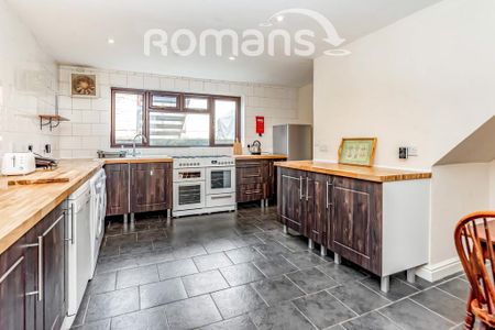 1 bedroom in a house share to rent - Photo 5