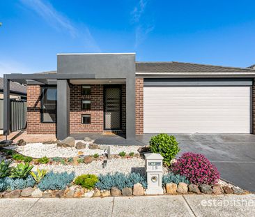 12 Rona Road, Point Cook, Vic 3030 - Photo 2