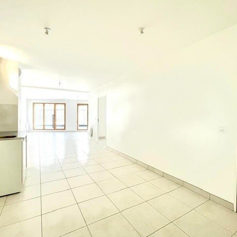 Location Appartement Rosny-sous-Bois 93110 Gare RER E - Photo 1