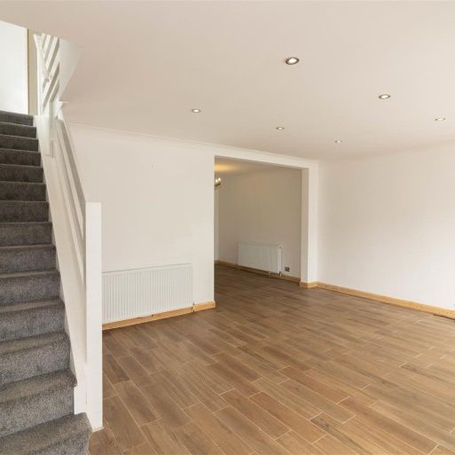 5 Bedroom House - Detached - Photo 1