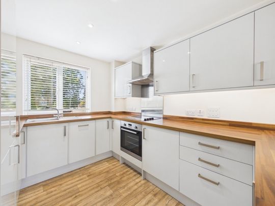 Woodthorpe Road, Ashford, Surrey,TW15 - Photo 1