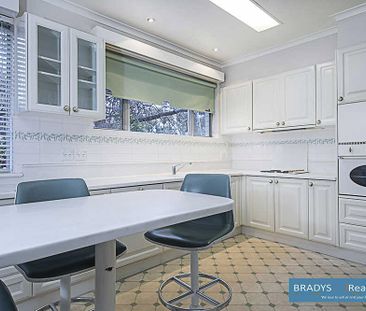 102 Hopetoun Circuit, Yarralumla ACT 2600 - House For Rent | Domain - Photo 6