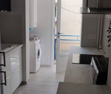 Colocation (étudiante) à 3 meublée proche centre - Photo 2