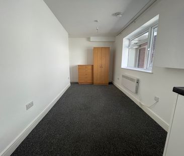 Studio Flat, St. Mary Street, SO14 - Photo 1