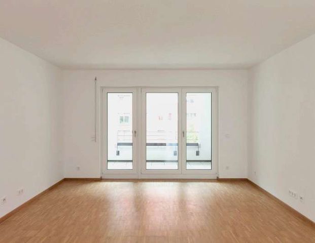 Helle 3-Zimmer-Wohnung mit EBK, Balkon und Loggia - Foto 1