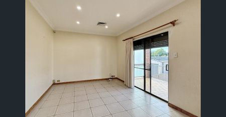 Recently Renovated Family Home house for leasing - Photo 4