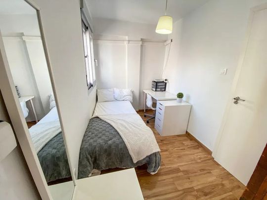 Calle Maestro Arrieta, Sevilla, Andalusia 41010 - Photo 1