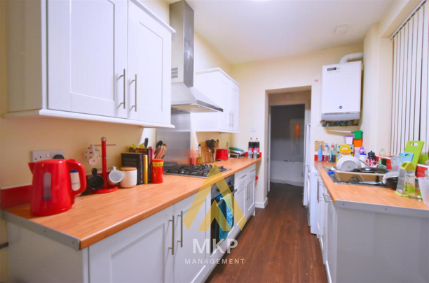 5 bedroom terraced house to rent - Photo 1