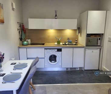 1 bedroom flat to rent - Photo 6