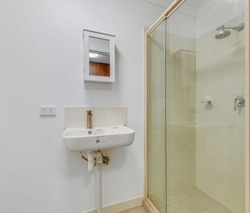 RENOVATED SELF-CONTAINED STUDIO IN THE HEART OF NUNDAH - Photo 2