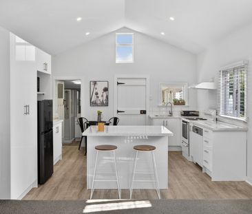 Fully Furnished Modern Character Home in St Albans! - Photo 6